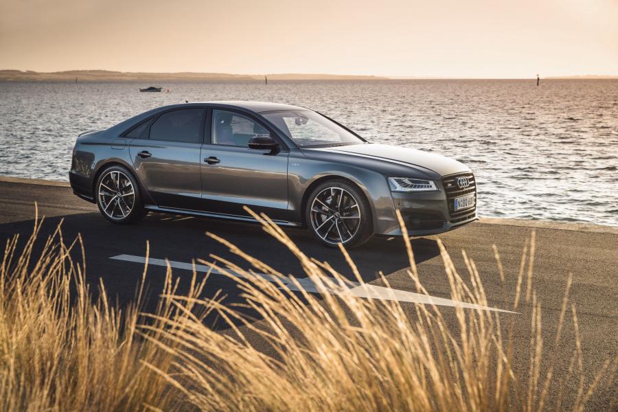 Audi S8 Plus (D4) 2016 года  (AU) (фото 9 из 15)